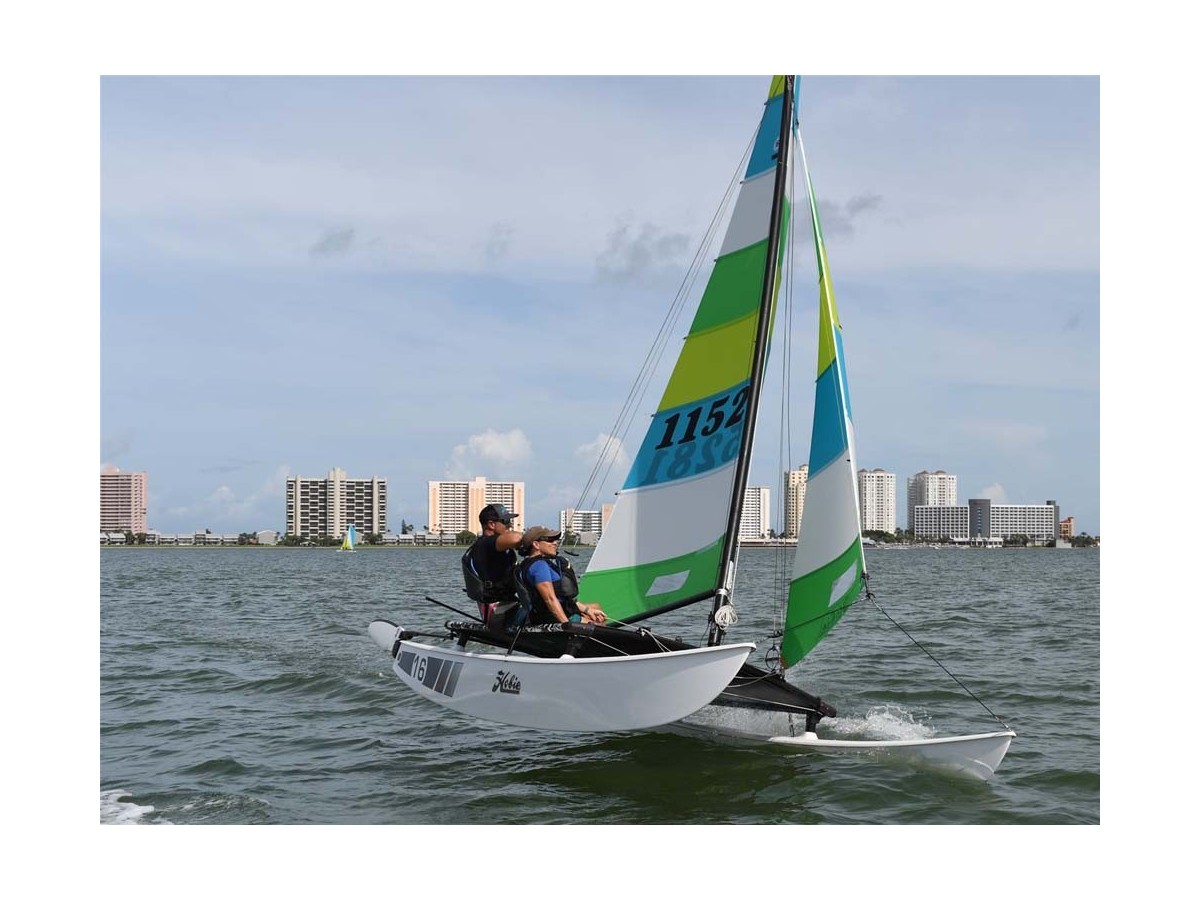 Hobie Cat 16