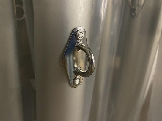 Stainless steel hardware with 2 high-matt rivets