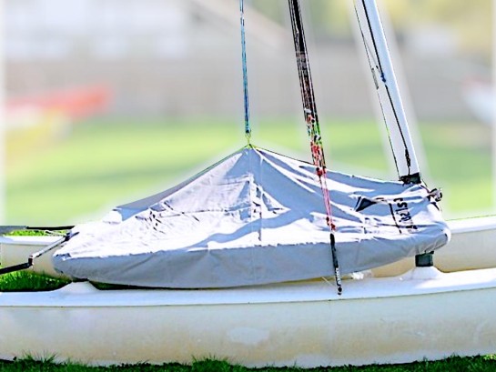 HC 16 catamaran cover marçon yachting