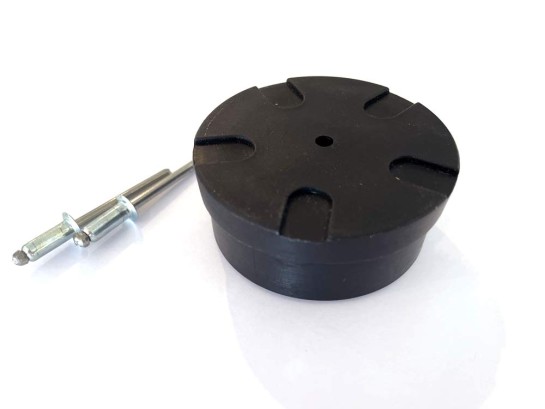 Plastic plug for the lower part of the Fusion mast base