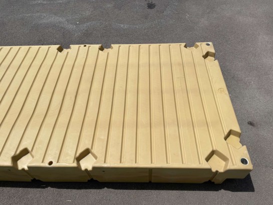 Marçon Yachting - Ponton Flottant