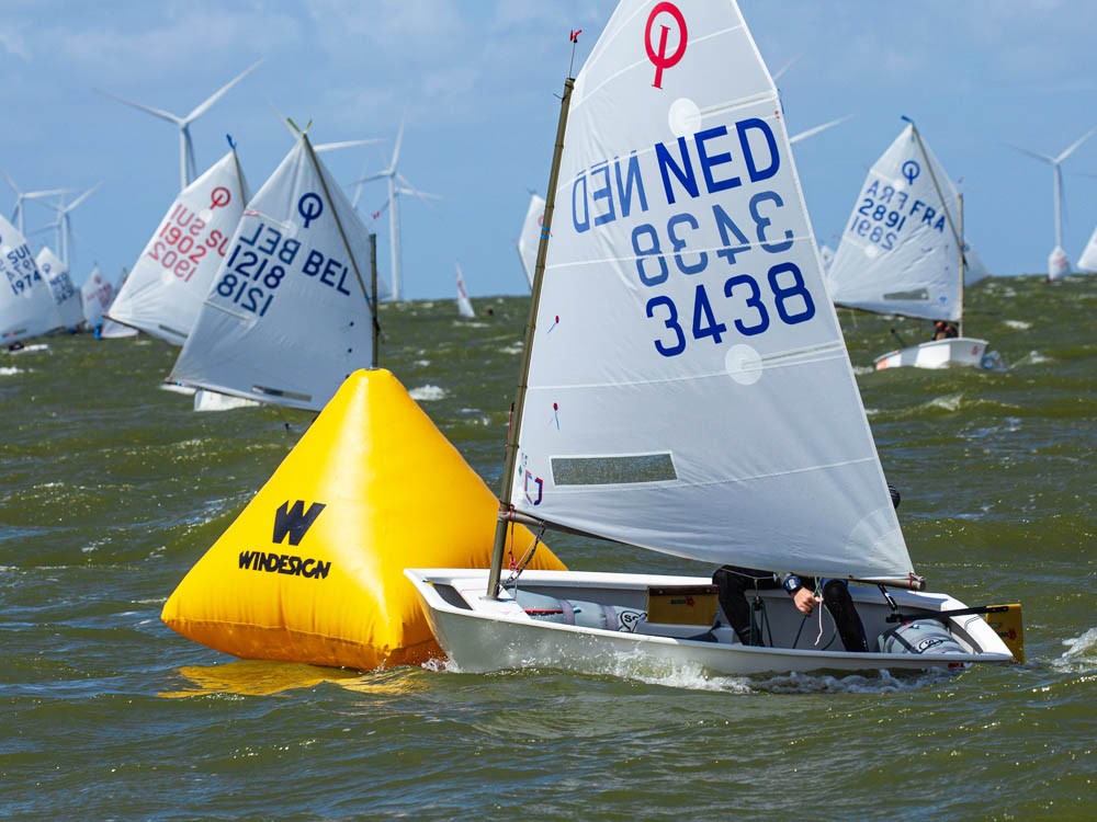 EX2660 - Pyramid Regatta Buoy 140 x 140 x 120 cm Windesign